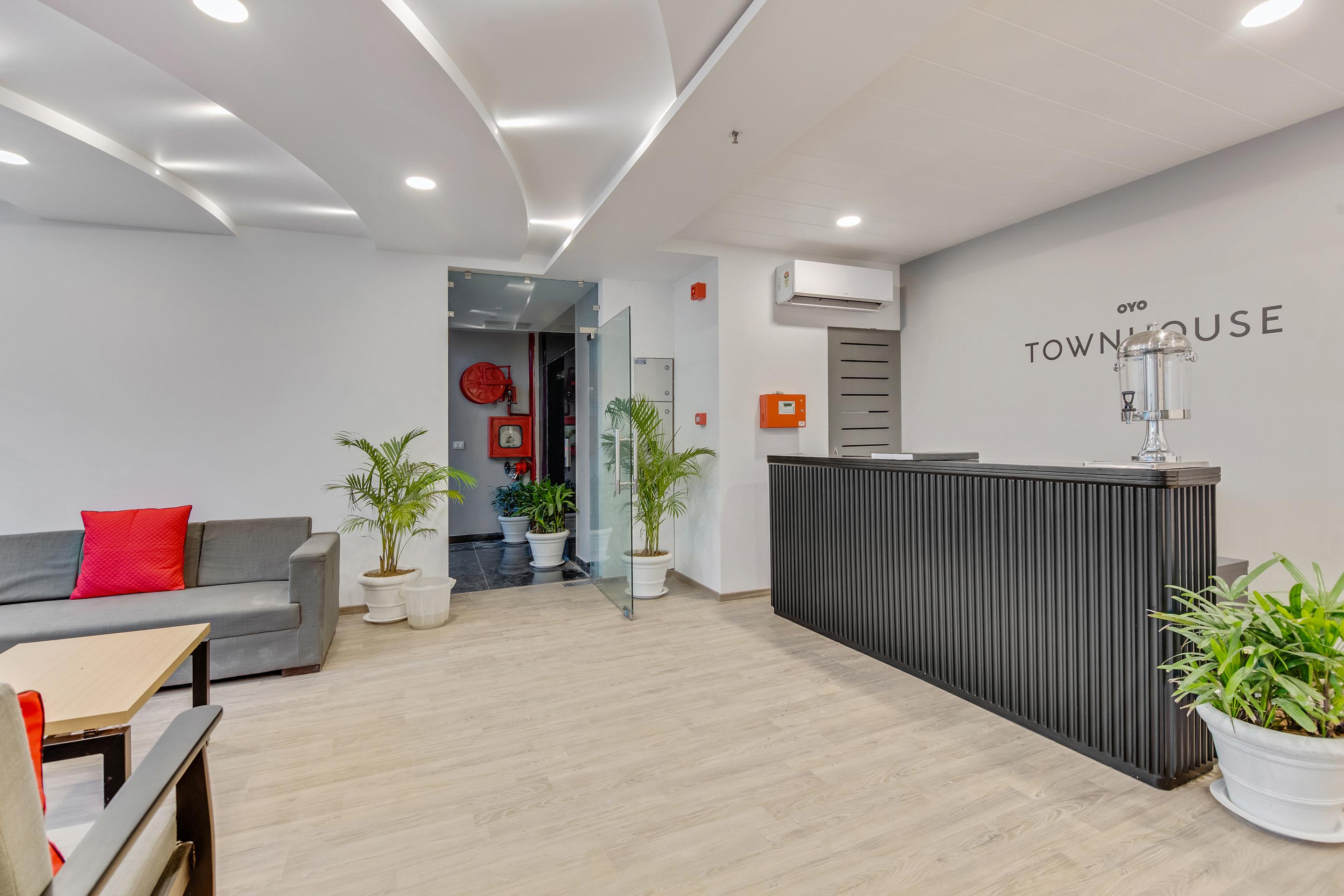 Townhouse Sector 49 Near Logix City Centre نويدا المظهر الخارجي الصورة