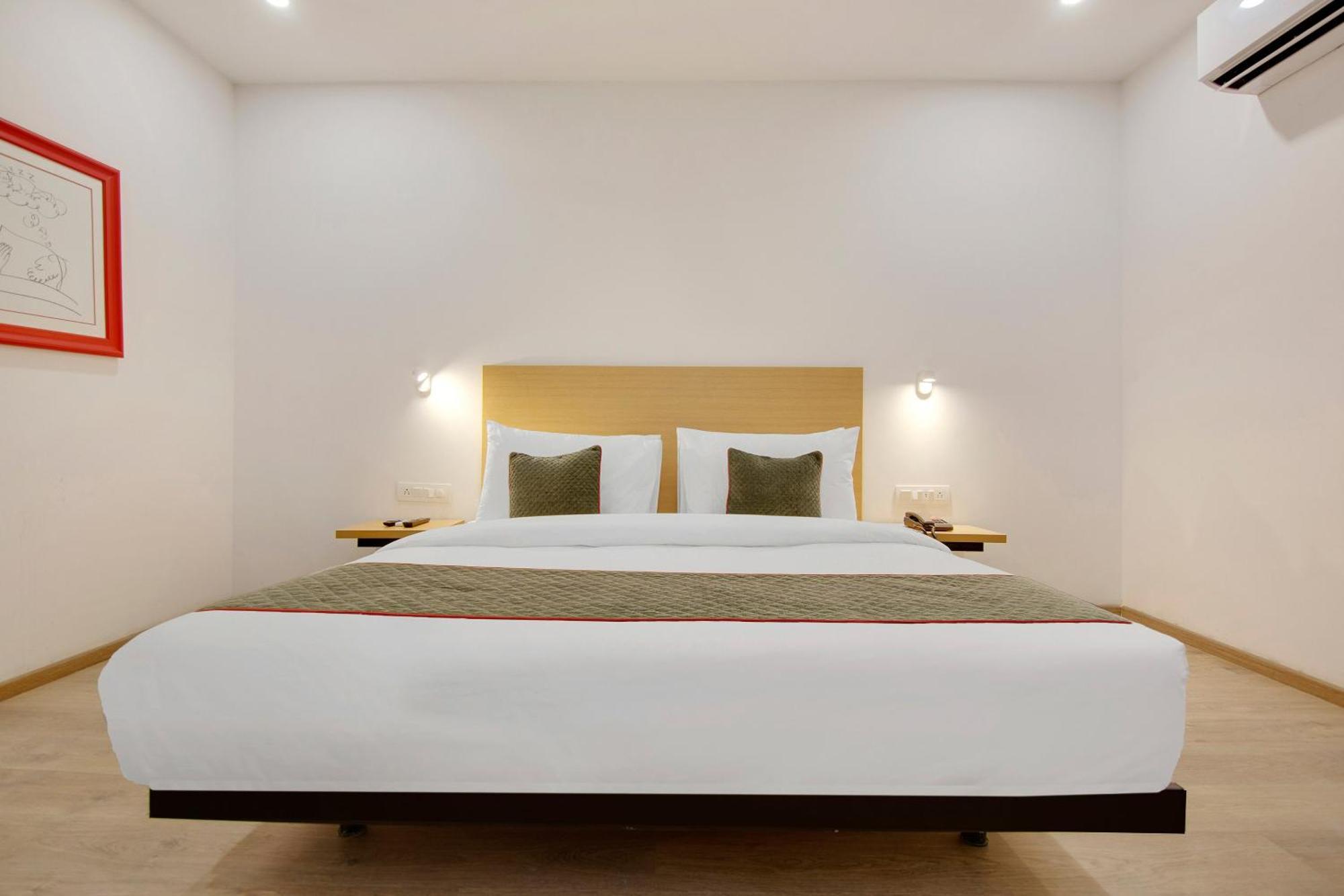 Townhouse Sector 49 Near Logix City Centre نويدا المظهر الخارجي الصورة