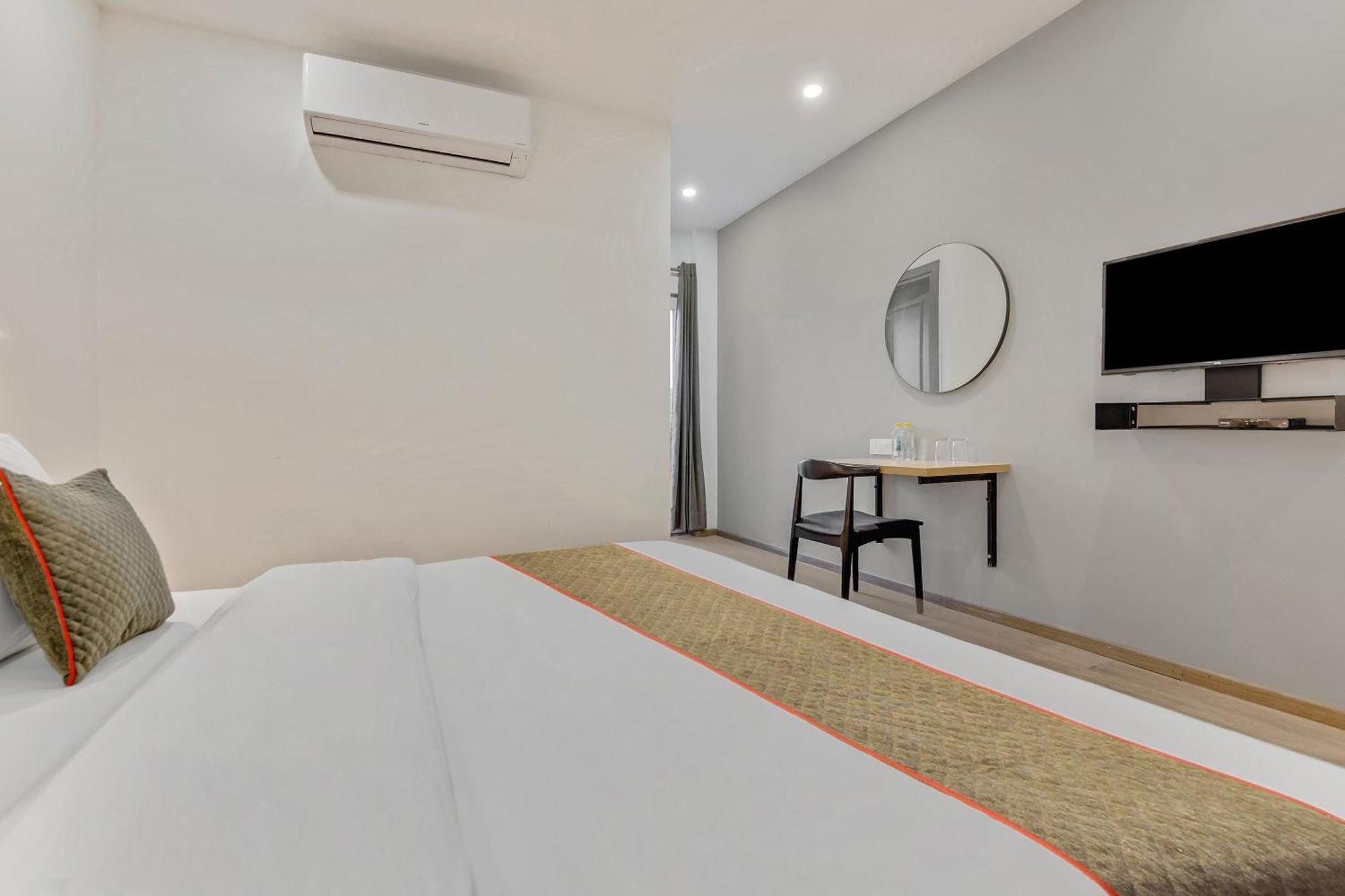 Townhouse Sector 49 Near Logix City Centre نويدا المظهر الخارجي الصورة