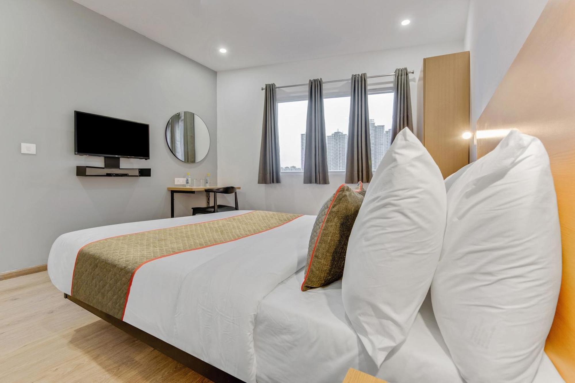 Townhouse Sector 49 Near Logix City Centre نويدا المظهر الخارجي الصورة