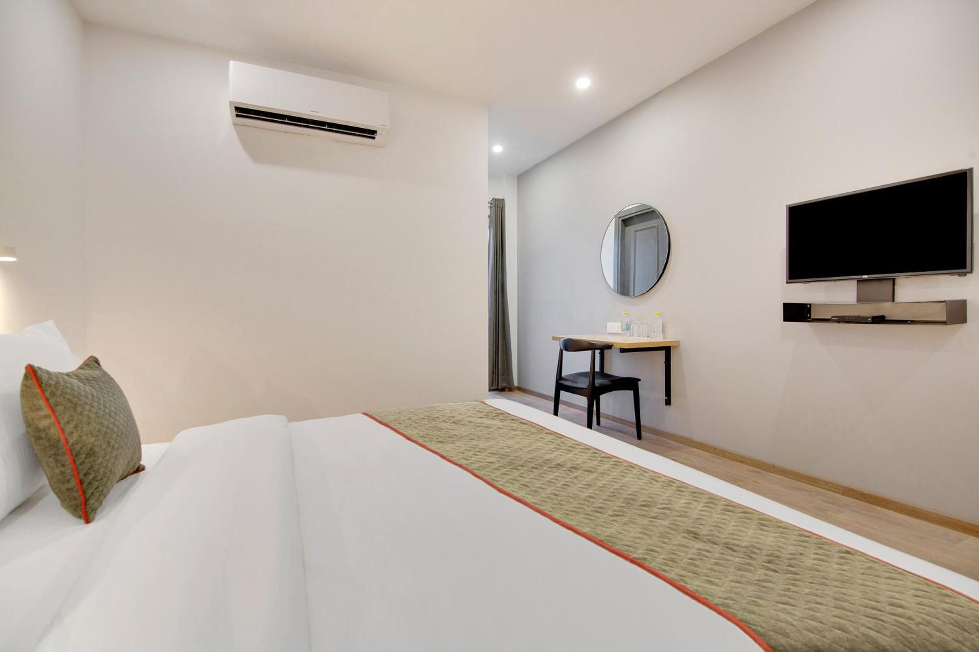 Townhouse Sector 49 Near Logix City Centre نويدا المظهر الخارجي الصورة