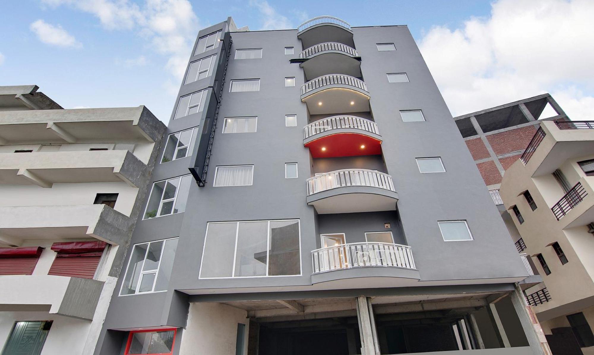 Townhouse Sector 49 Near Logix City Centre نويدا المظهر الخارجي الصورة
