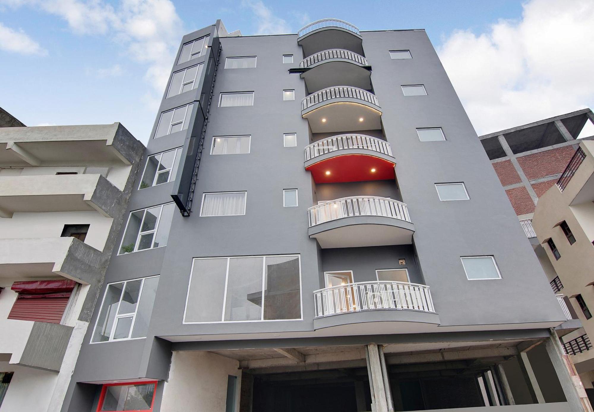 Townhouse Sector 49 Near Logix City Centre نويدا المظهر الخارجي الصورة