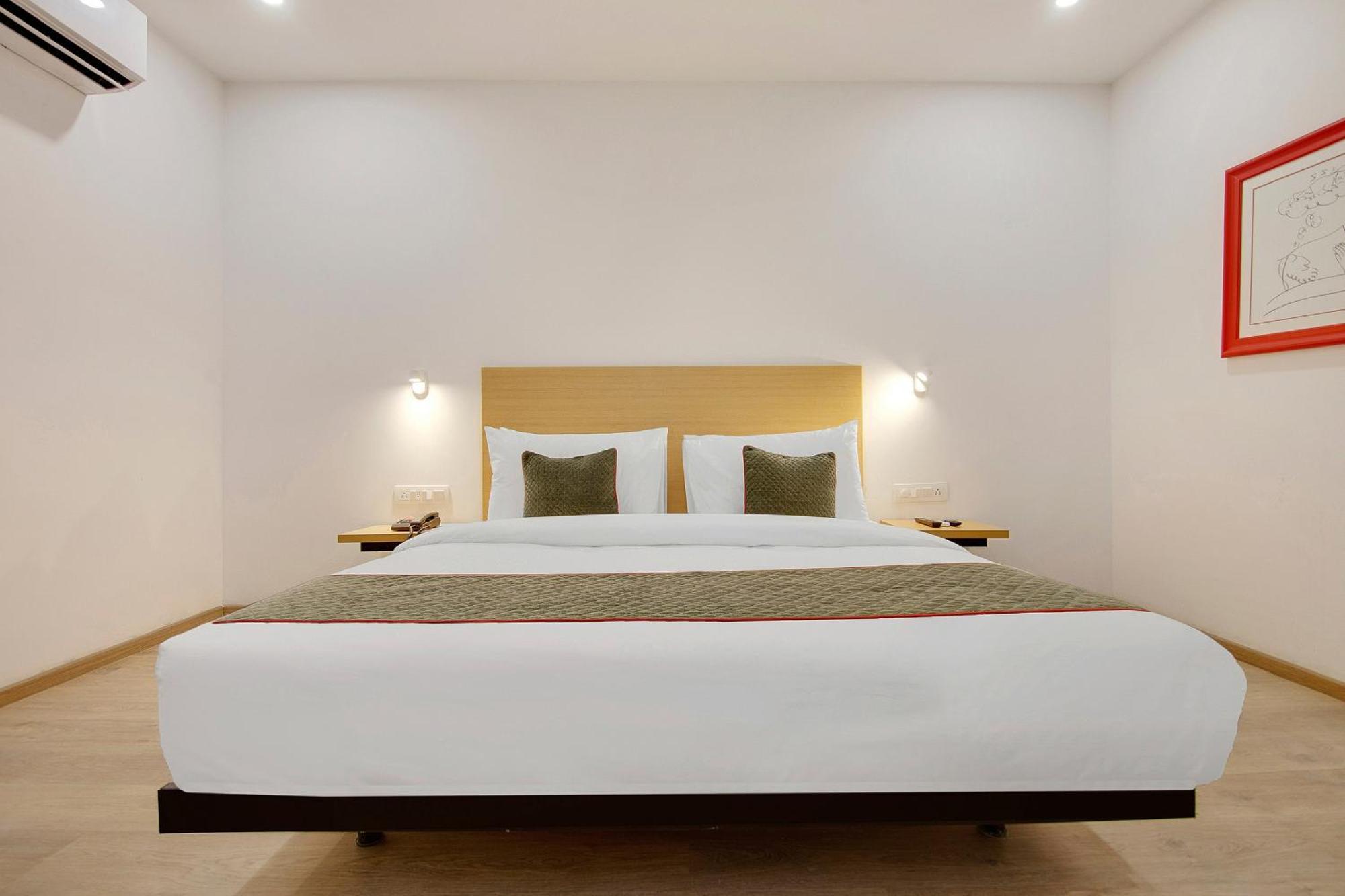 Townhouse Sector 49 Near Logix City Centre نويدا المظهر الخارجي الصورة