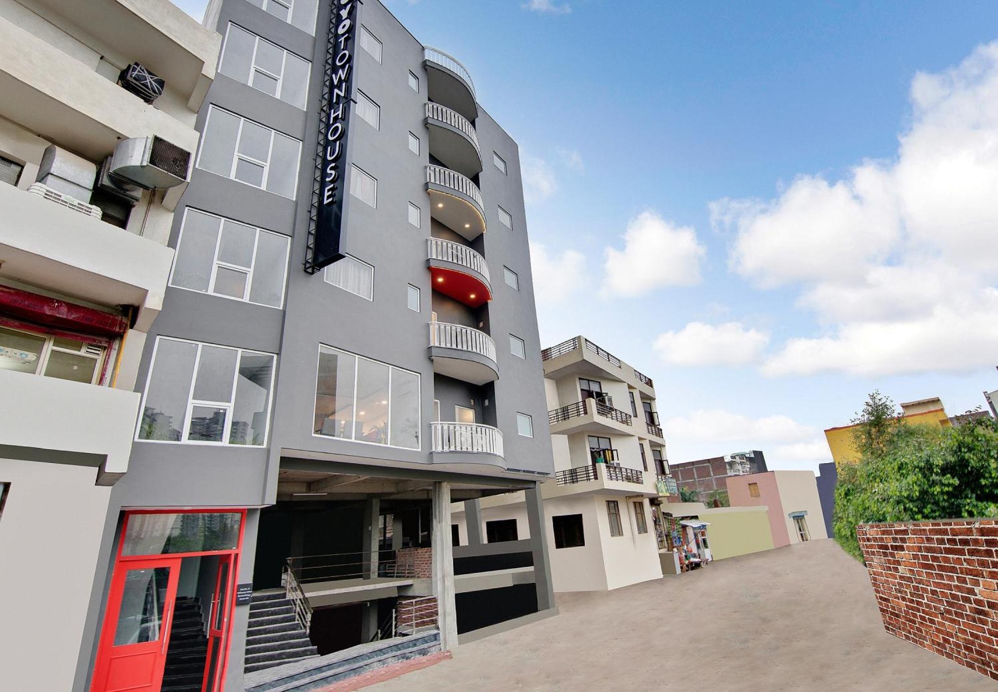 Townhouse Sector 49 Near Logix City Centre نويدا المظهر الخارجي الصورة