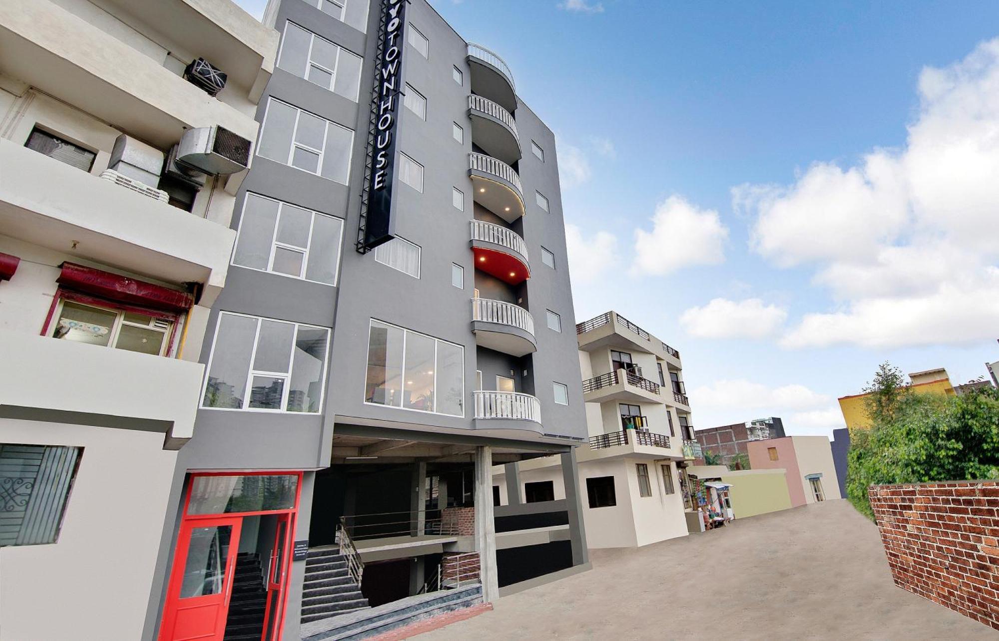 Townhouse Sector 49 Near Logix City Centre نويدا المظهر الخارجي الصورة