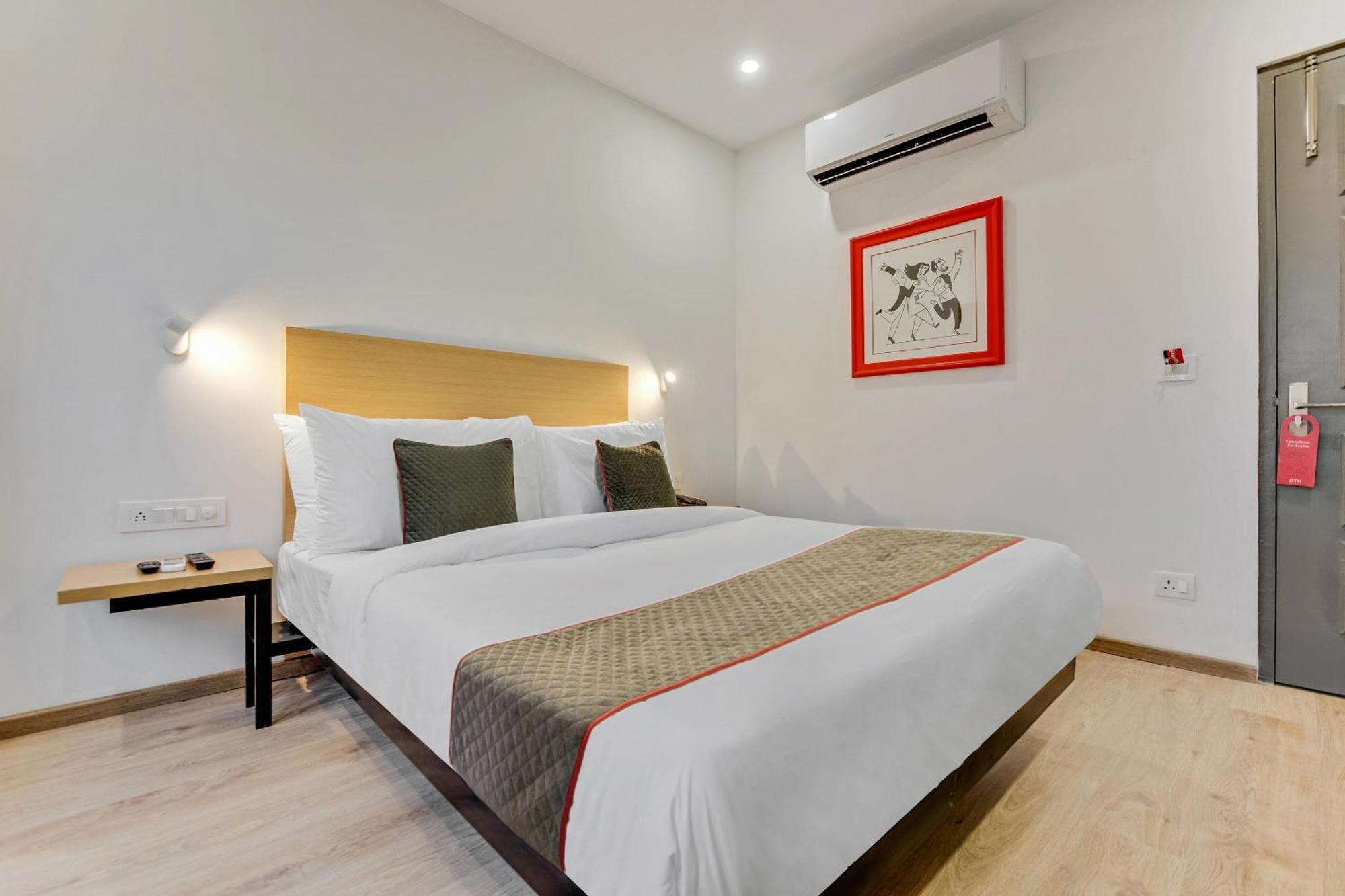 Townhouse Sector 49 Near Logix City Centre نويدا المظهر الخارجي الصورة