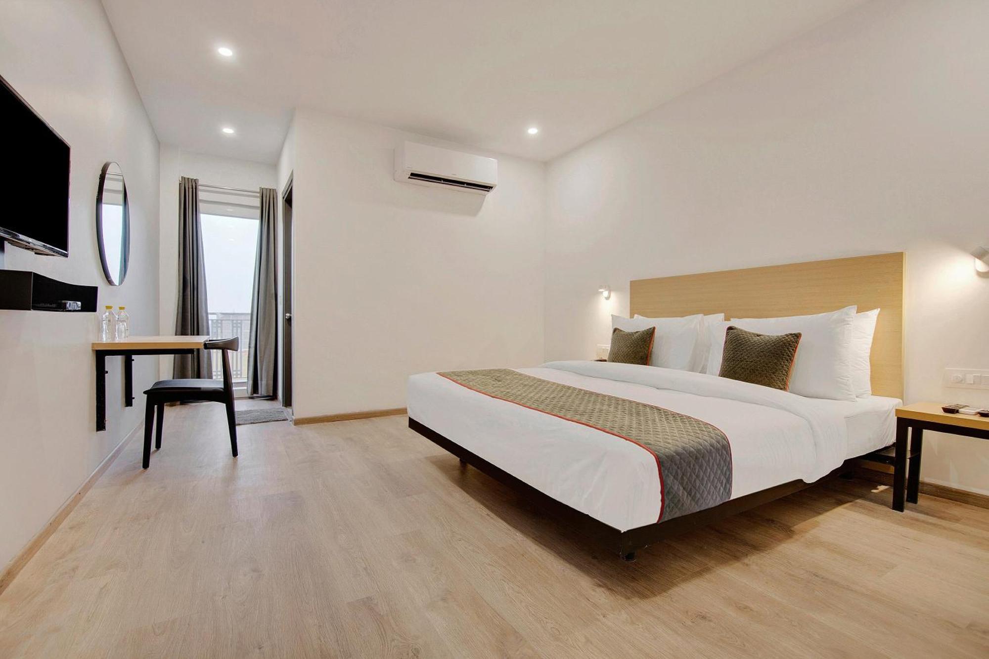 Townhouse Sector 49 Near Logix City Centre نويدا المظهر الخارجي الصورة